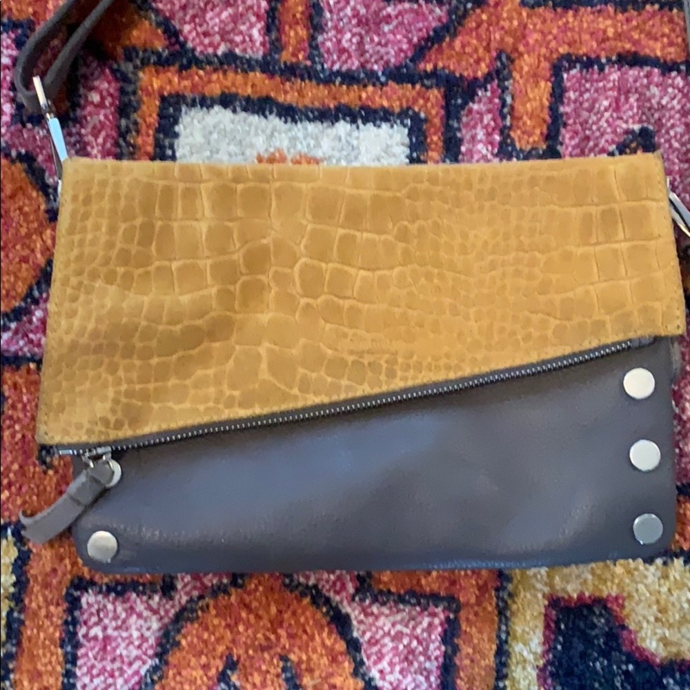 Beautiful Hammit 6-in-1 crossbody handbag.